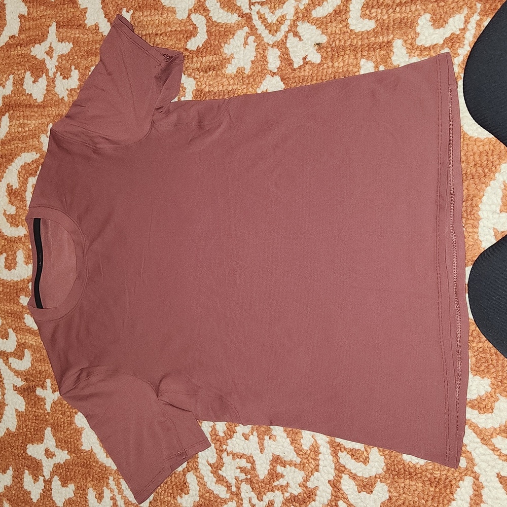 Mens tee burgundy/maroon tee shirt